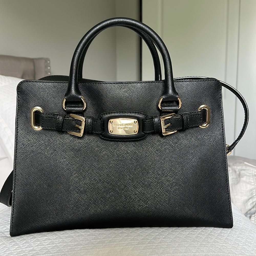 Micheal Kors purse
